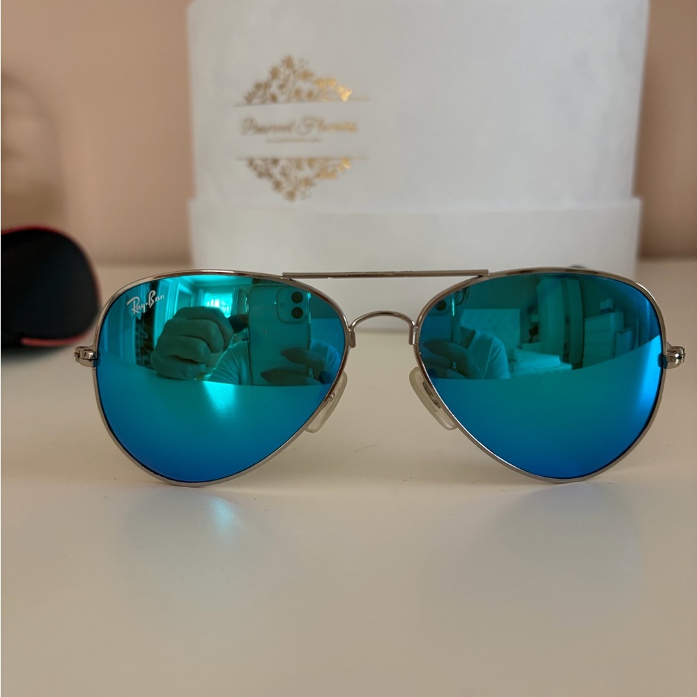 Ray-Ban Aviator Sunglasses with Teal Lenses
